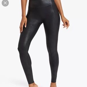 EUC Spanx leather leggings -M